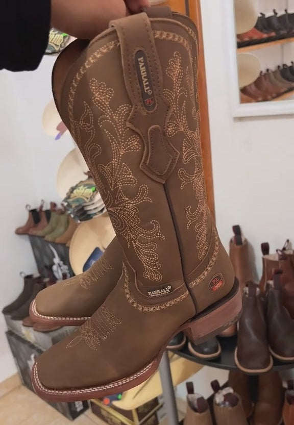 Hand-embroidered Western Cowgirl Boots