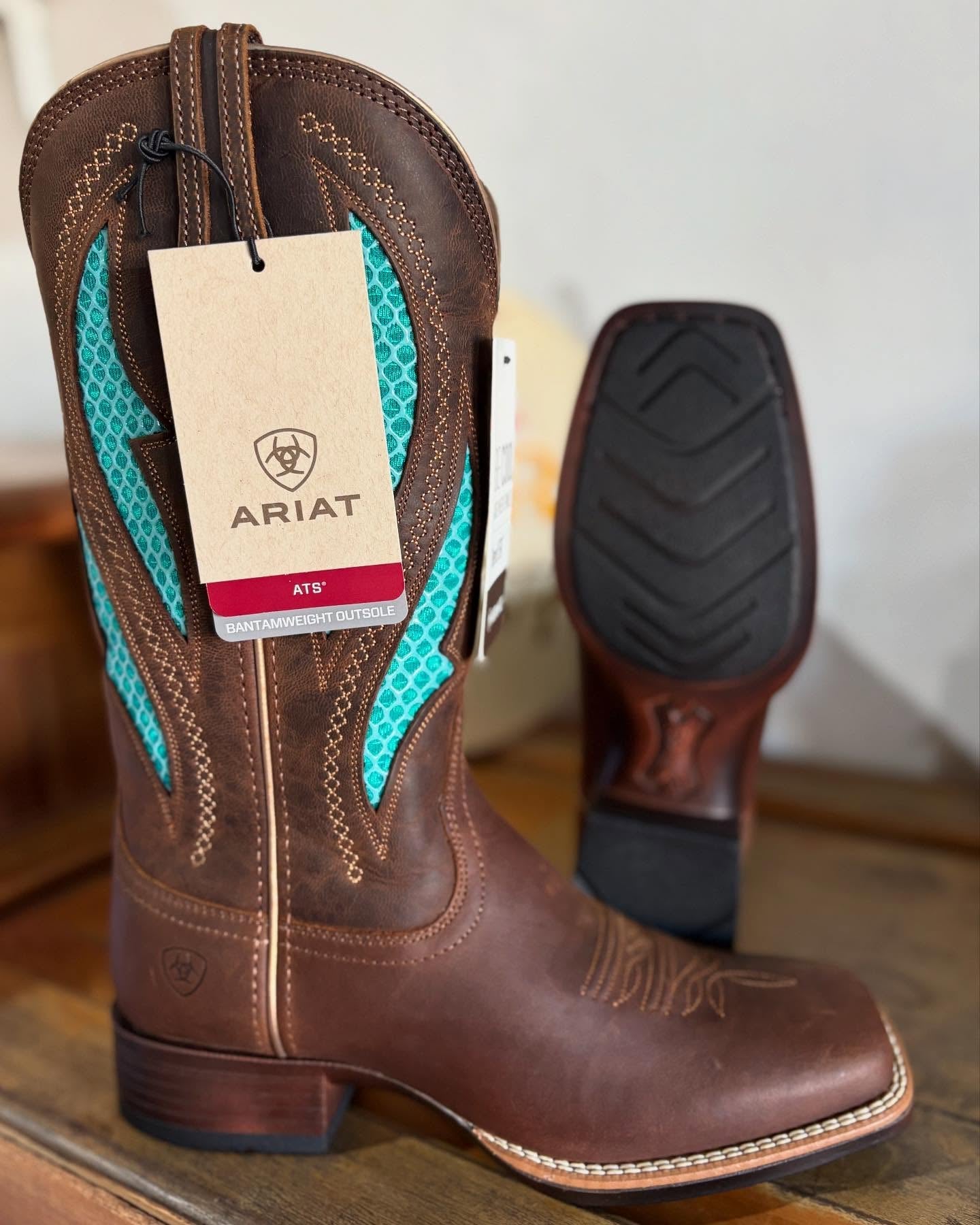 Western Vintage Cowgirl Boots