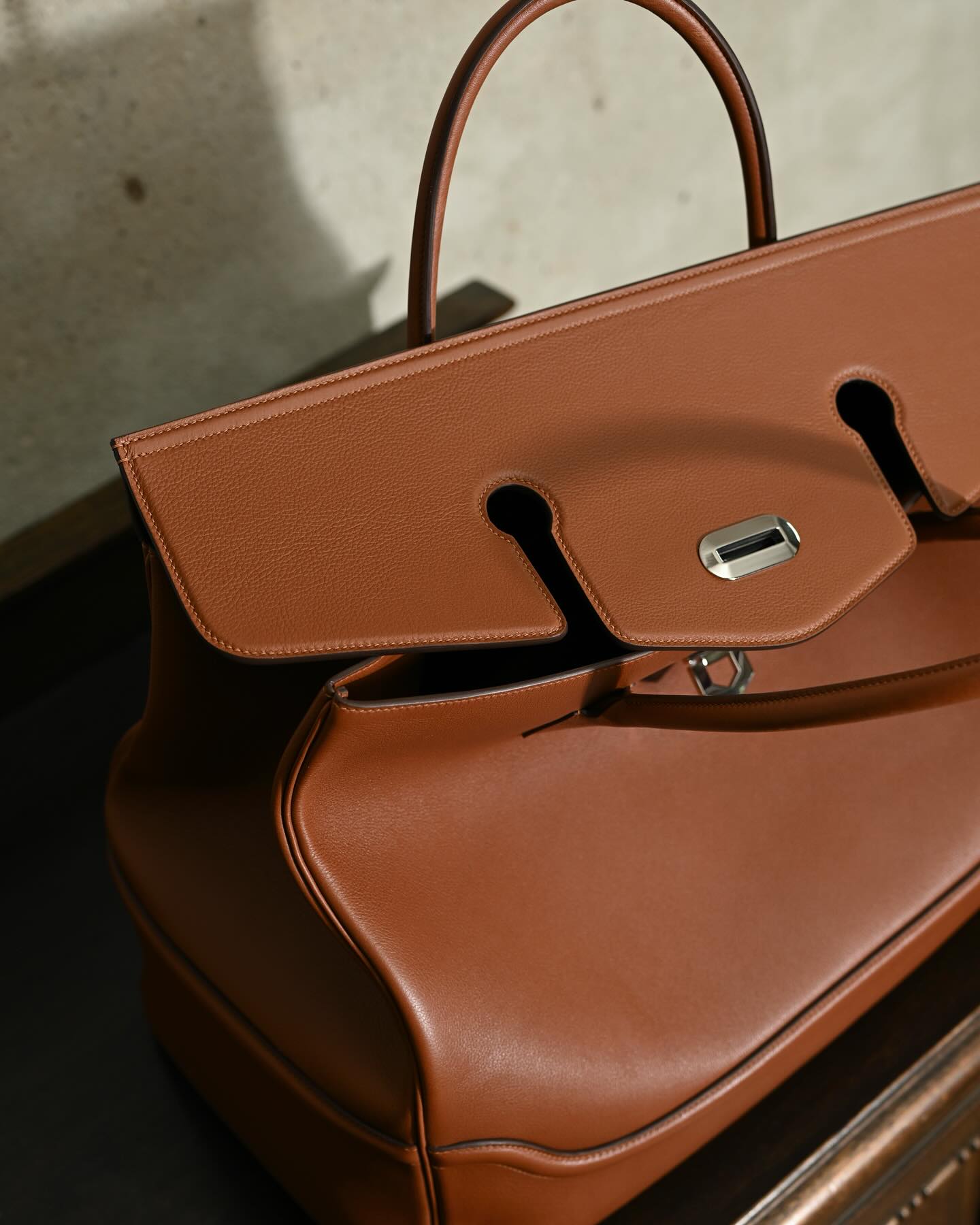 Classic Handbag with Leather Frame Shoulder Strap