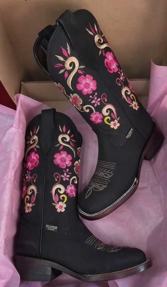 Vintage Floral Embroidered Western Boots